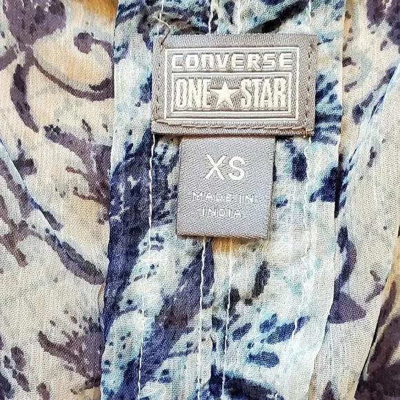 Converse floral blue and white sleeveless a-line blouse Size Small - Picture 2 of 3